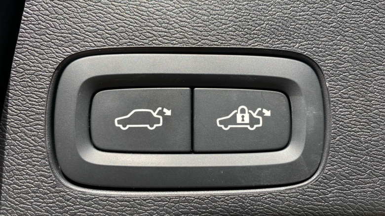 Volvo XC60 2.0 B5P Plus Black Edition 5dr AWD Geartronic Petrol Estate